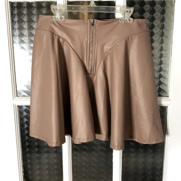 Fashion Nova taupe mini skirt medium - Picture 2 of 5